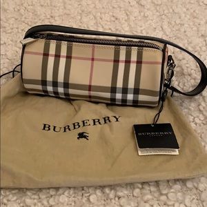 Small Burberry tote with tags